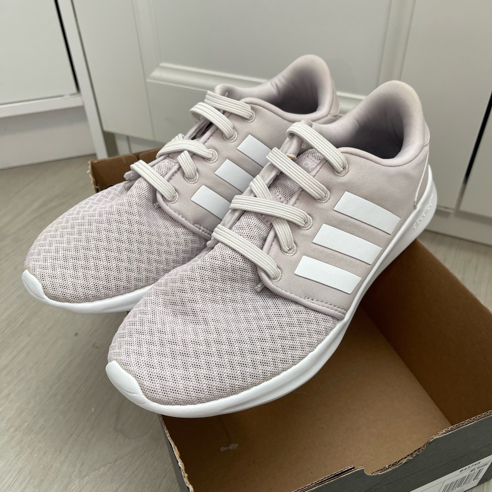 Used women adidas QT racer running sneakers